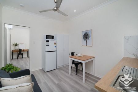 FURNISHED + ALL BILLS + WIFI INCLUDED - Photo 4