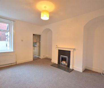 2 bedroom flat to rent - Photo 2