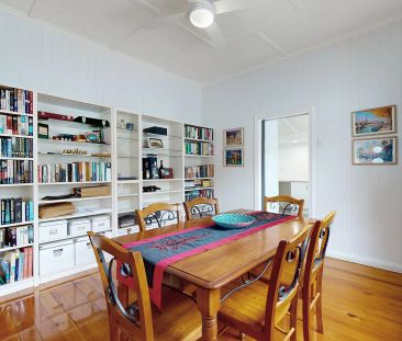 Wonderful Family Home - Awesome Kitchen - Great Entertainer - Photo 2