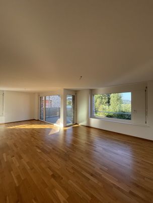 Modern und Zentral: 4.5 Zimmer-Wohnung im Grünen - Foto 1