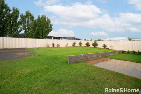 GOBBAGOMBALN LIVING- WITH A SHED - Photo 2