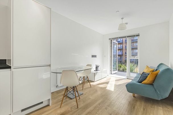 Powdermill Close - Photo 1
