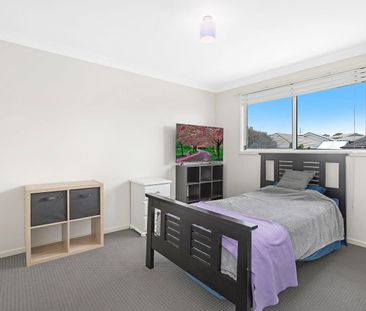 Spacious Family Home - Photo 2