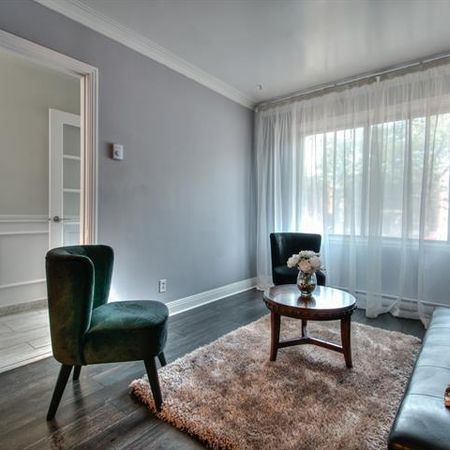 Beau 8 1/2 rénové proche métro Fabre - Photo 3