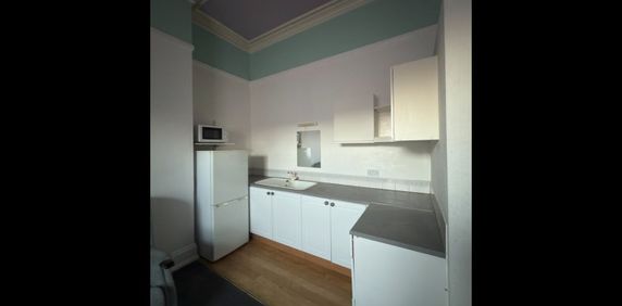 Room in a Shared House, Regent Road, LE1 - Photo 2