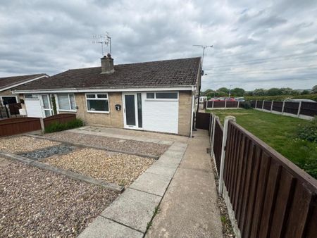 Riber Close, Inkersall, Chesterfield - Photo 2