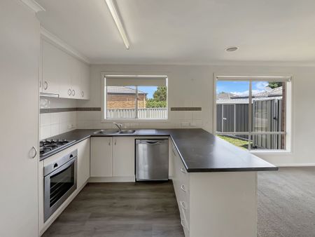 4 Cluden Gardens, Sebastopol - Photo 3