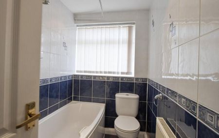 2 bedroom terraced house to rent - Photo 4