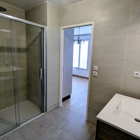 Location Appartement 1 pièce 26m² - Photo 3