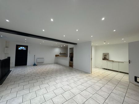 Location Appartement 4 pièces 179m² TOURCOING 59200 - Photo 4