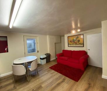 2 bedroom house to rent - Photo 1