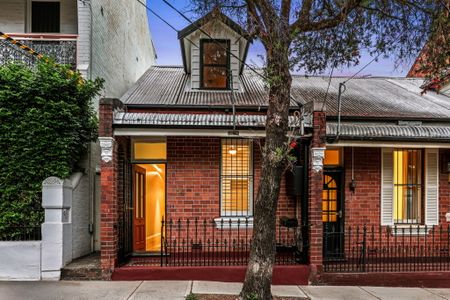 54 Oxford Street, Newtown NSW 2042 - House For Rent | Domain - Photo 3