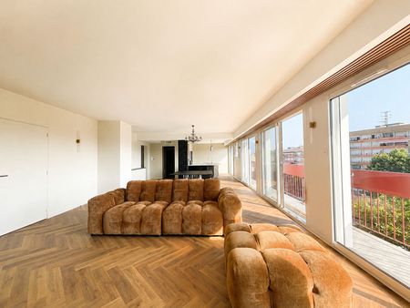 Location Appartement 4 pièces 154m² - Photo 2