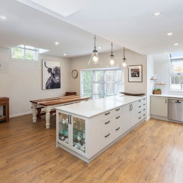 Large Family Home, newly renovated! - Photo 1