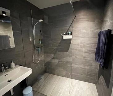 Moderne Erdgeschosswohnung in naturnaher Lage - Photo 2