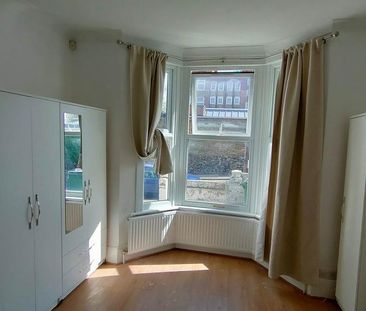 House of multiple occupation to rent - Photo 1