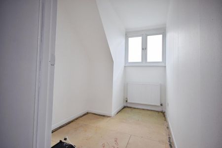 3 bedroom end of terrace house to rent - Photo 3