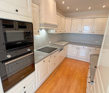 Stockerau – renovierte 3-Zimmer-Wohnung mit Loggia in Ruhelage – 84 m² - Photo 3