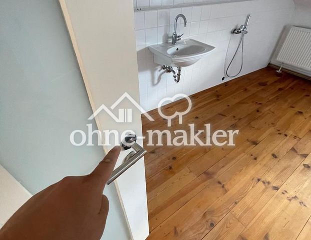 Charmante 120qm Dachgeschosswohnung frisch renoviert in herrlicher Altstadt-Lage - Photo 1