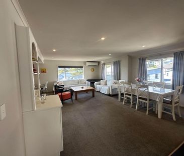 Discover Your Perfect Family Home in Vibrant Newlands, Wellington! - Photo 6