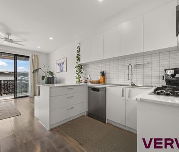 MODERN TOWNHOUSE IN DENMAN PROSPECT - Photo 6