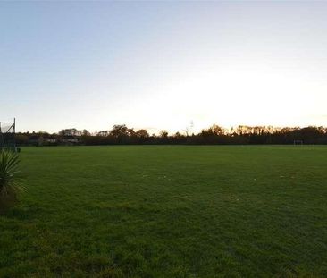 Bolton Road, Maidenbower, Crawley, RH10 - Photo 1