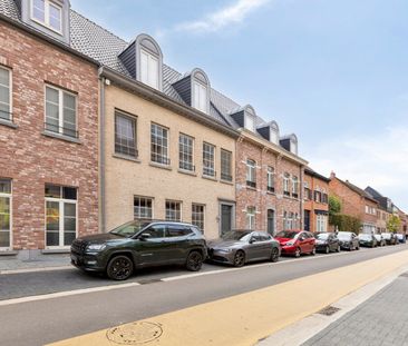 Ruim appartement met 2 slpks, parkeerplaats en dubbele garagebox in... - Photo 2