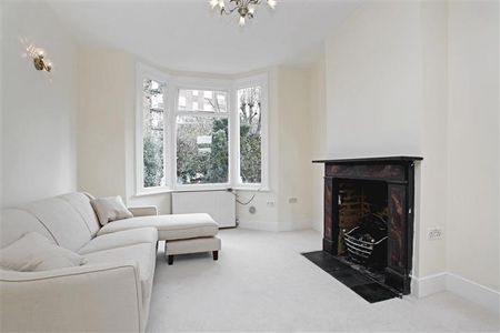 3 bedroom terraced house to rent - Photo 3