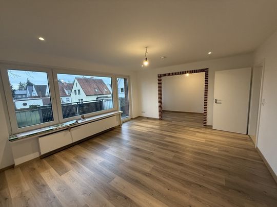 Moderne 3,5-Zimmer-Wohnung in zentraler Lage mit EBK! - Photo 1
