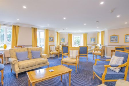 1 bed Apartment To Let - Photo 2