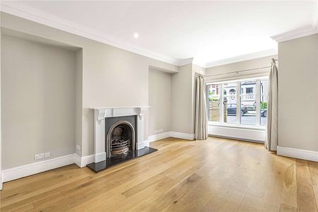 A spacious five bedroom family home, close to River and Putney High Street. - Photo 4