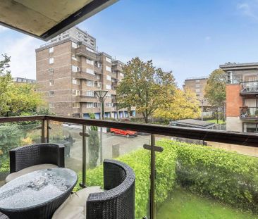 3 bedroom flat to rent - Photo 4