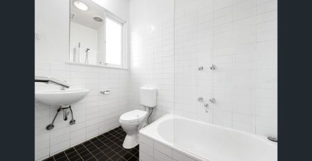 PERFECT HOME OFFICE WITH OWN ENTRANCE - Photo 2