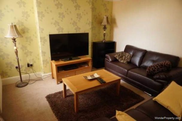 4 bedroom property to rent in Salford - Photo 1