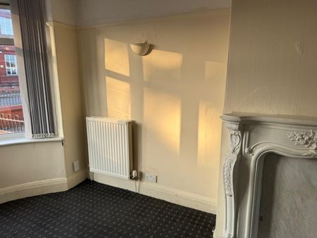 3 Bed Detached House, Lily Lane, M9 - Photo 5