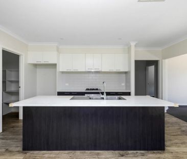 Quiet Cul-de-Sac Living with Modern Appeal - Photo 4