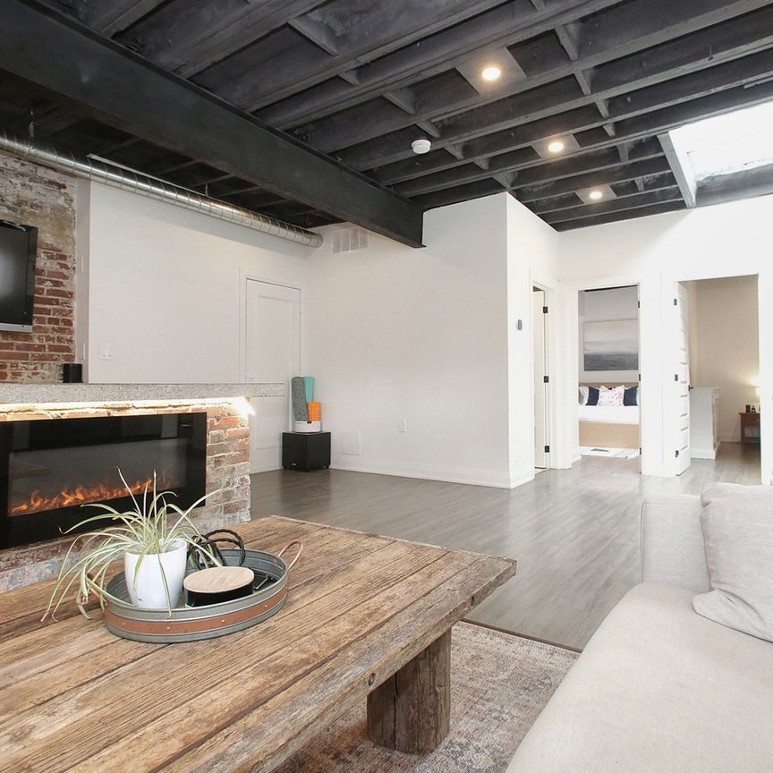 For Lease - 1233 Dundas Street, Toronto, Ontario - Photo 1