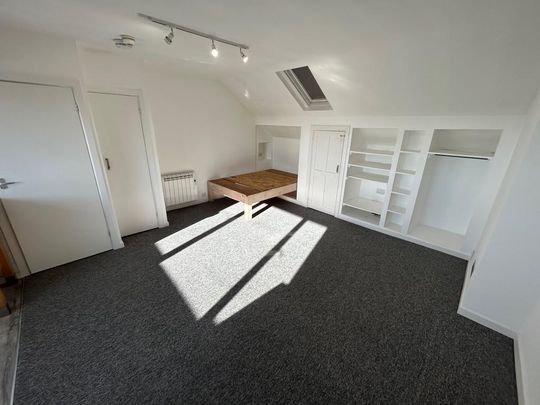 Studio to rent - Photo 1