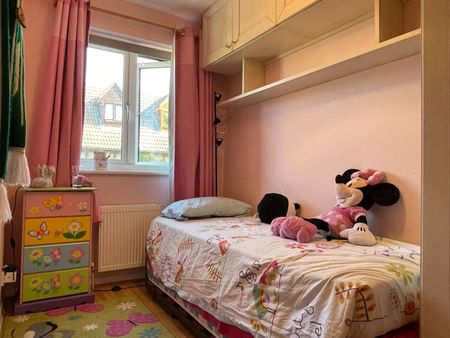 3 Bed Terraced House, Howland Way, SE16 - Photo 2