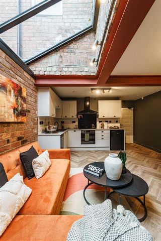 1 bedroom in a house share to rent - Photo 4