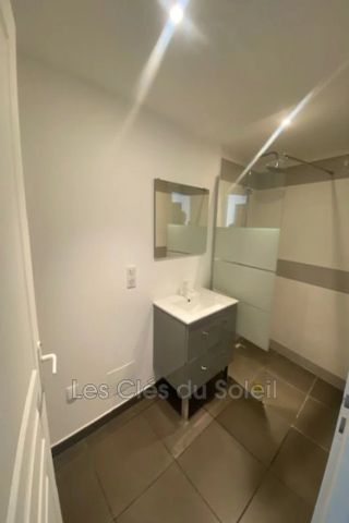 Location appartement 2 pièces 53 m² Sainte-Maxime - Photo 5