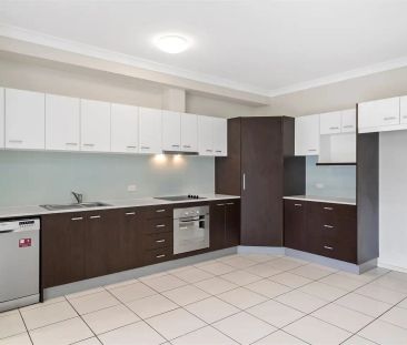 “Suave Villa-Style Townhouse” - Photo 6