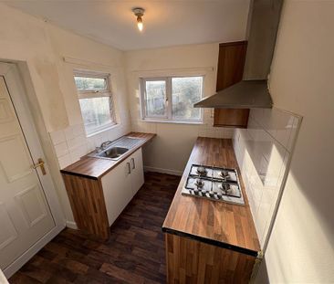 St Johns Road, Doncaster - Photo 6