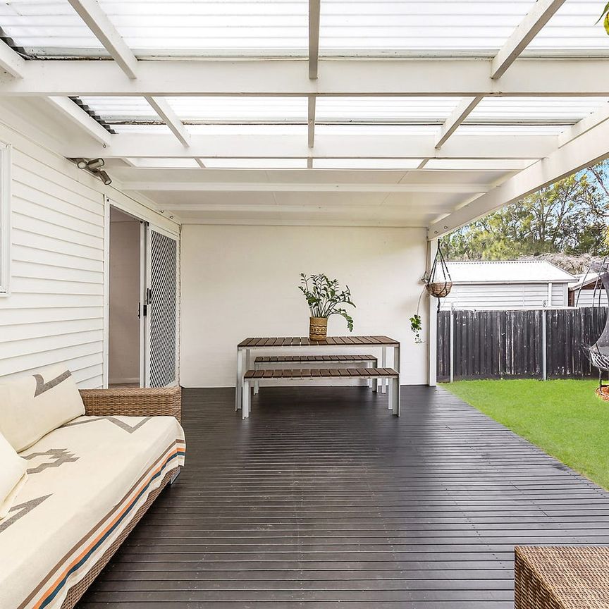 11 Windsor Parade, North Narrabeen, NSW 2101 - Photo 1