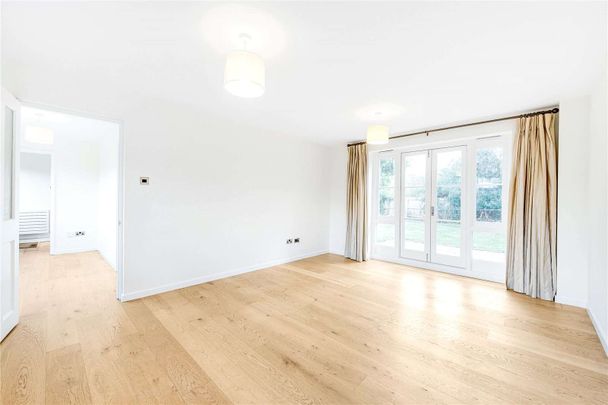 Bushy Park, Hampton Hill, Hampton, Middlesex, TW12 1NE - Photo 1