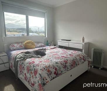Spacious Two-Bedroom Townhouse - Photo 2