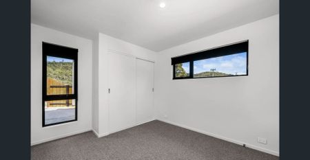 Stunning 2022 Custom-Built Home with Views, Energy Efficiency & Modern Living - Photo 5