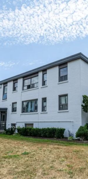 389-401 Yonge Street Apartments - Photo 1