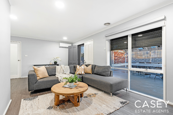 19 Yaltara Close, Cranbourne West - Photo 1
