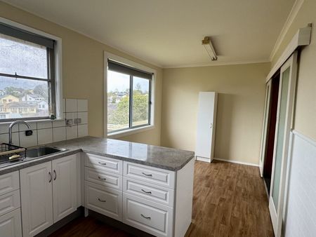 Three Bedroom Home - Photo 5